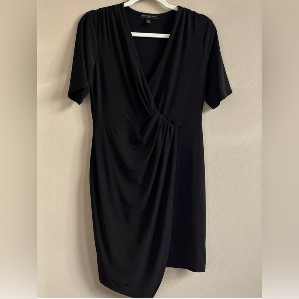 Banana Republic black short sleeve knotted front dress size pm